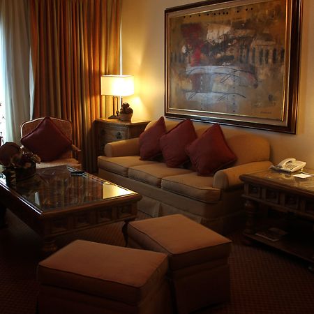 Holiday Inn Reynosa Zona Dorada Bagian luar foto