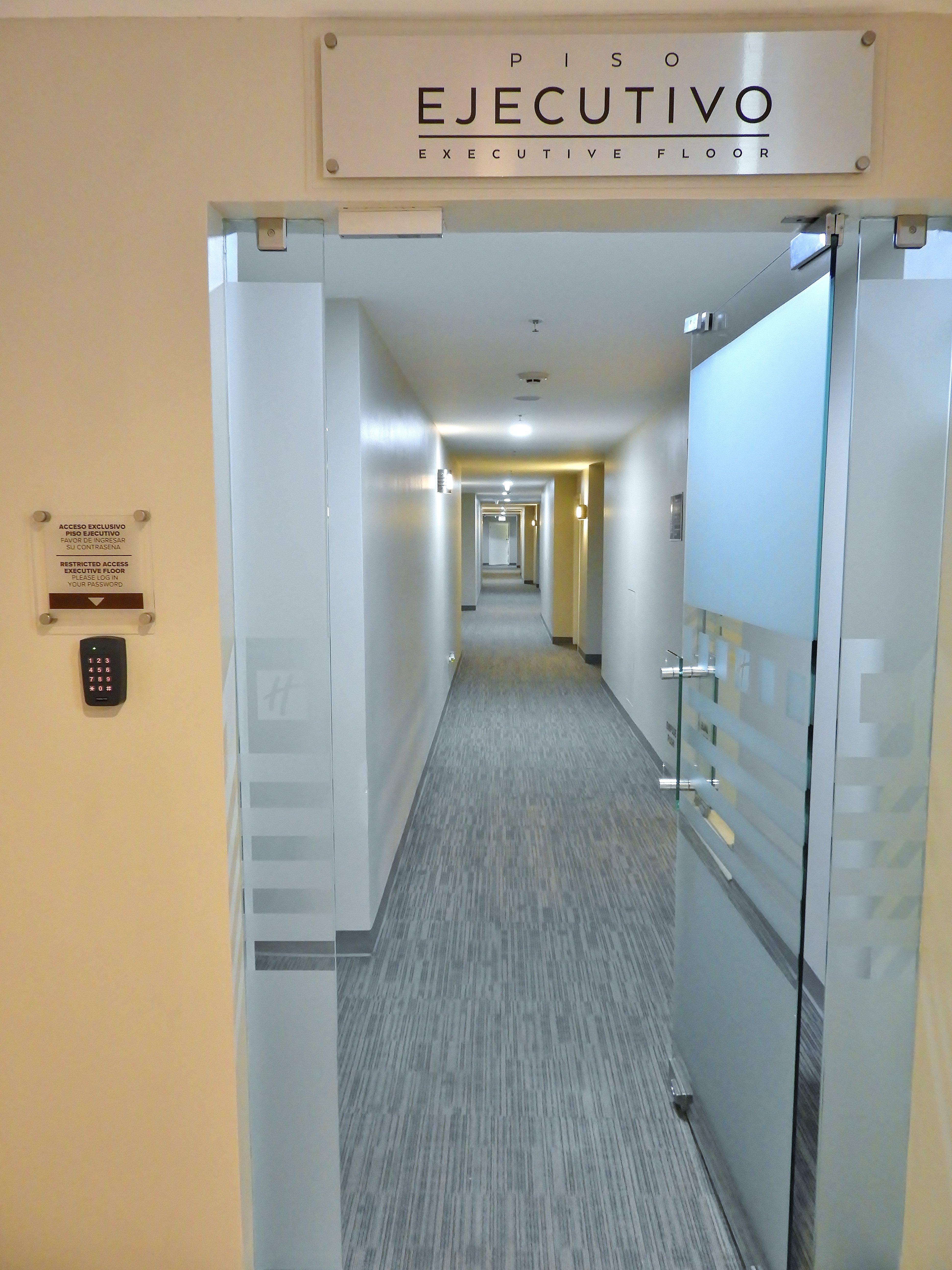 Holiday Inn Reynosa Zona Dorada Bagian luar foto