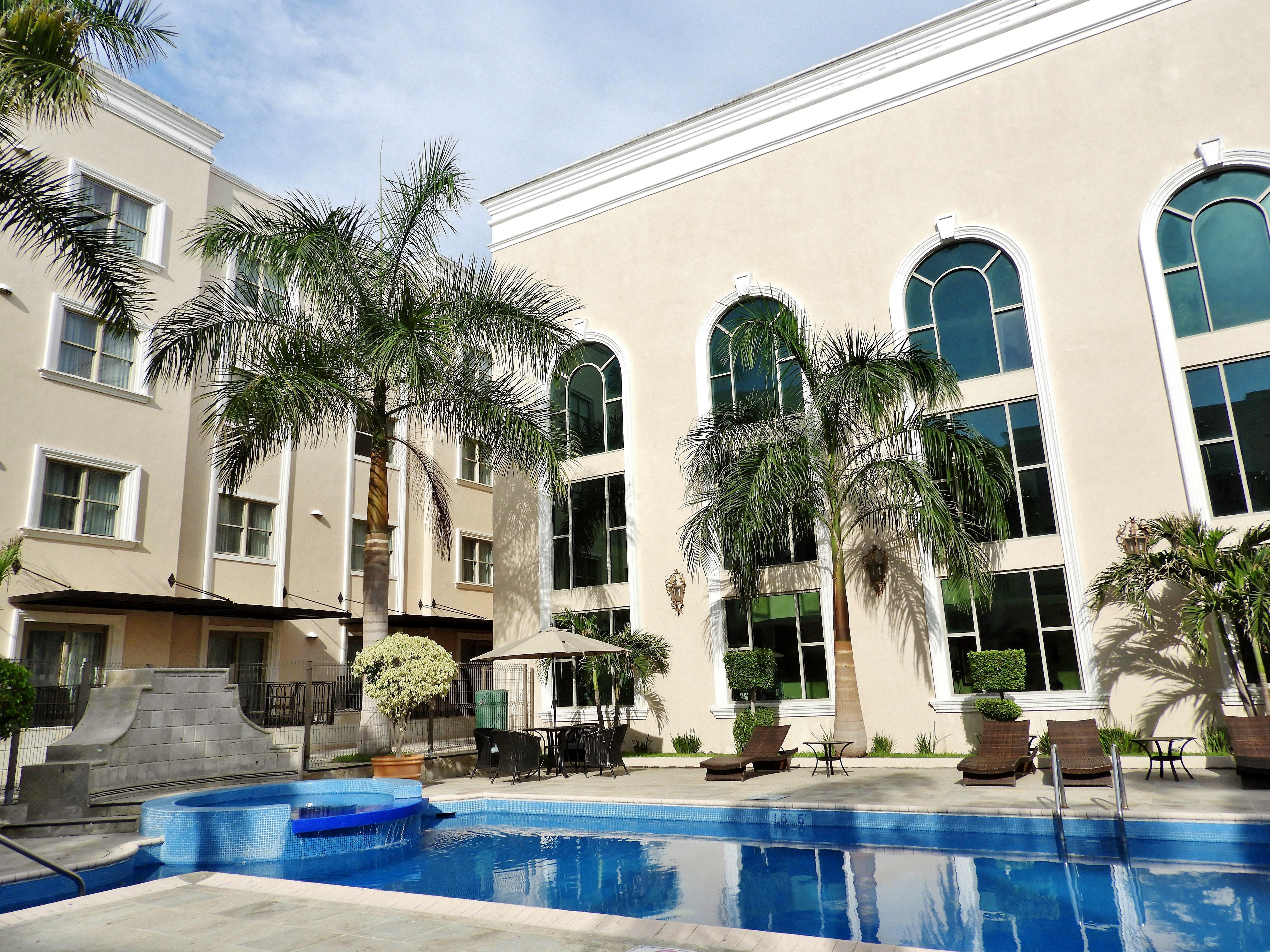 Holiday Inn Reynosa Zona Dorada Bagian luar foto