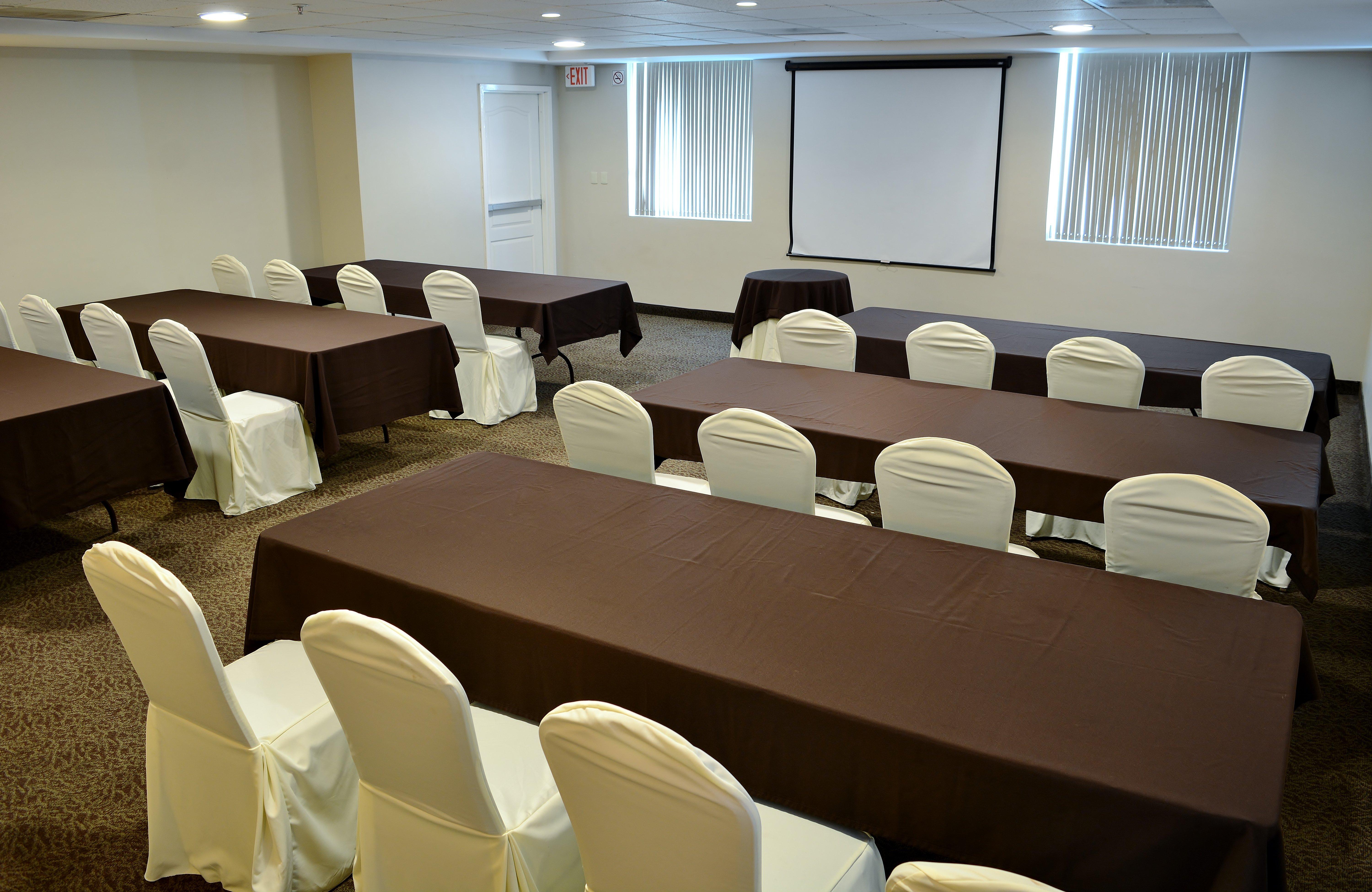 Holiday Inn Reynosa Zona Dorada Bagian luar foto