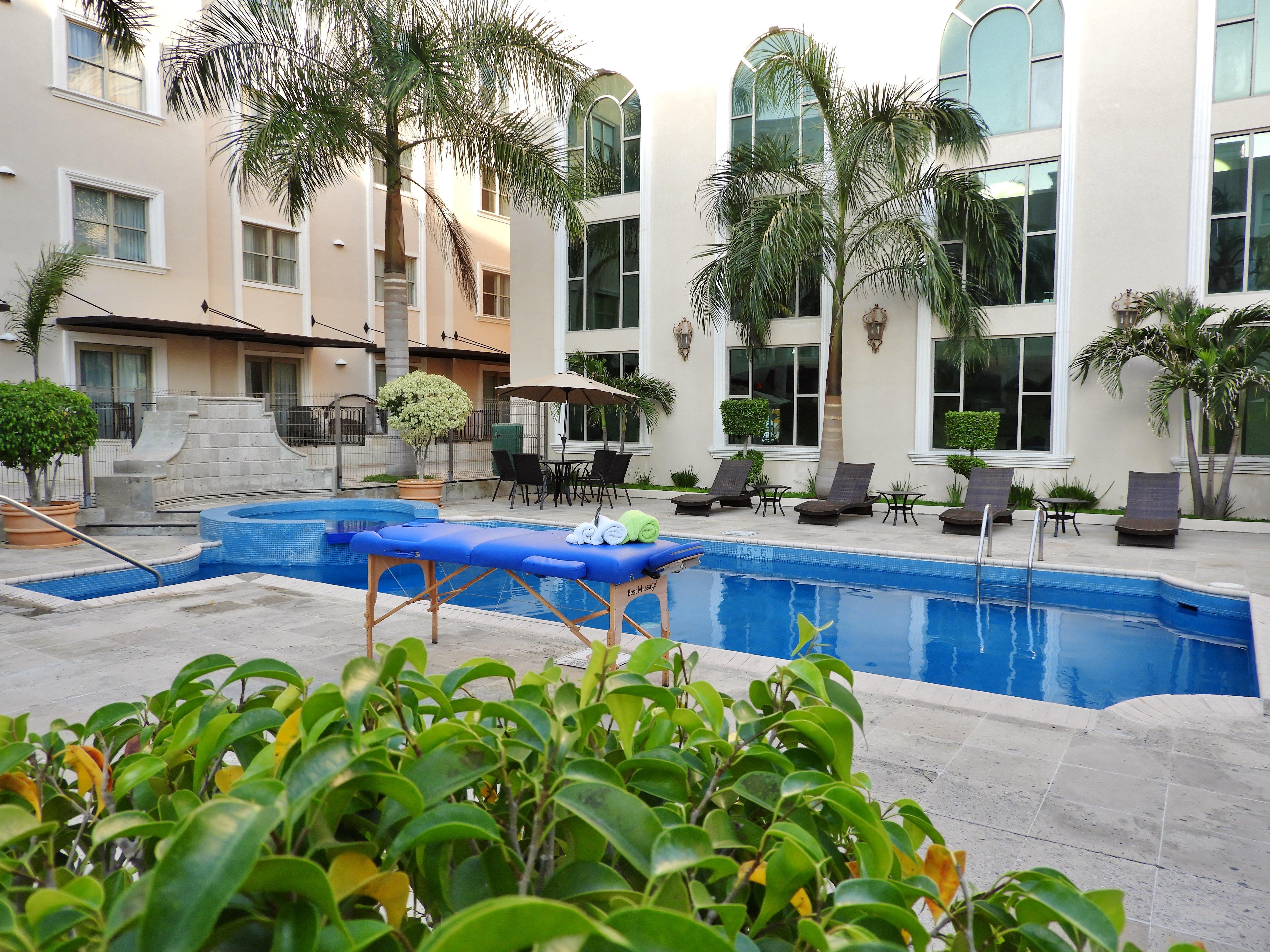 Holiday Inn Reynosa Zona Dorada Bagian luar foto